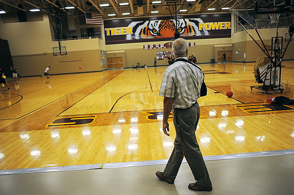 Harrisburg Principal Kevin Lein