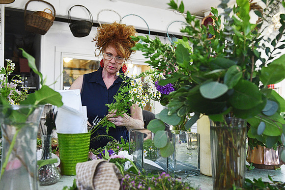 Meredith & Bridget's Flower Shop Standalone