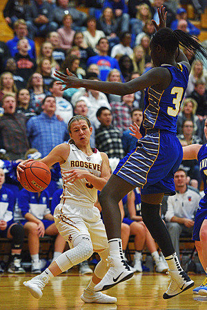 Roosevelt-O'Gorman Girls Basketball