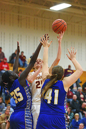 Roosevelt-O'Gorman Girls Basketball