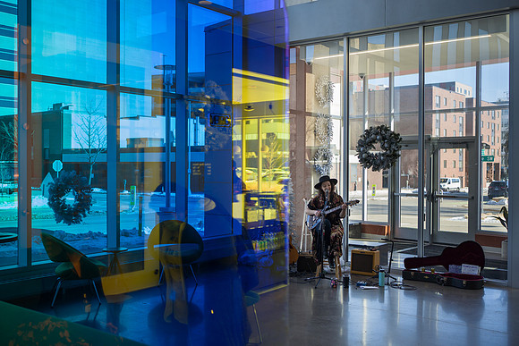 Mid-Day Music at One Discovery Square